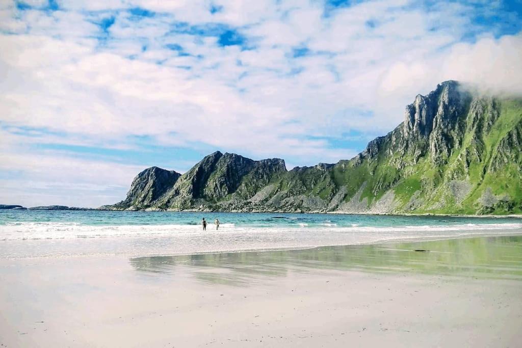 Sjarmerende Hus Med Orkesterplass Til Hav Og Fjell Stave Bagian luar foto